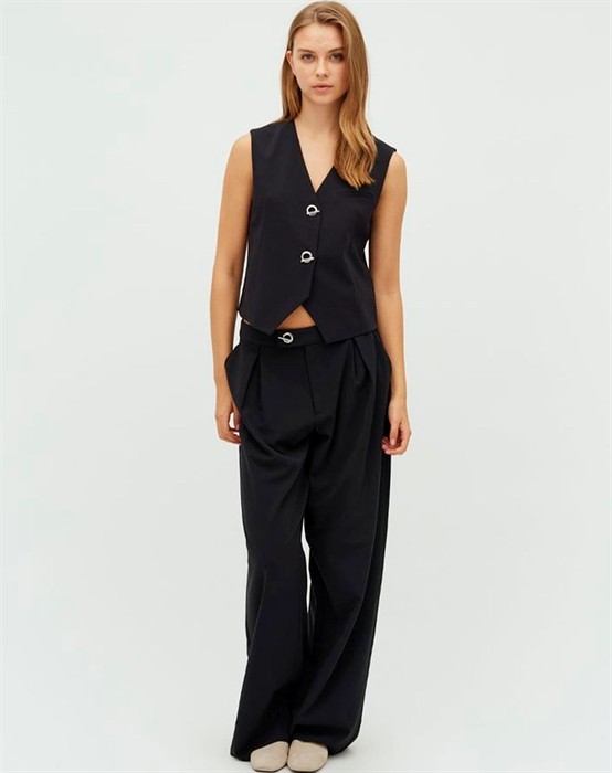 Rosalyn-M Bukser - Black 